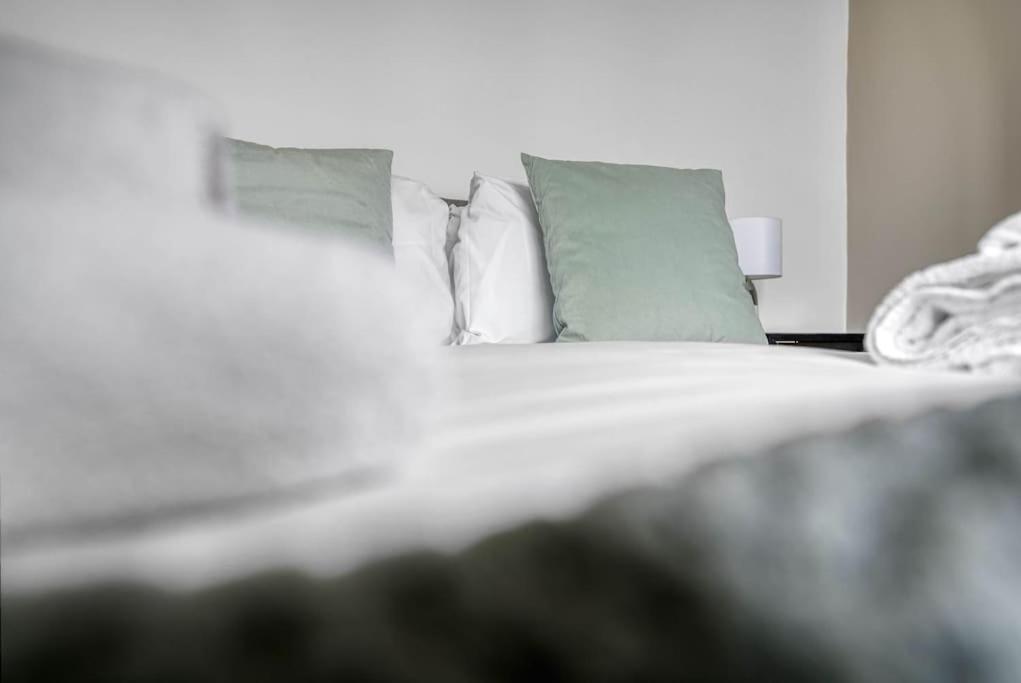 Stylish Home - Fast Wi-Fi-Free Parking 诺丁汉 外观 照片