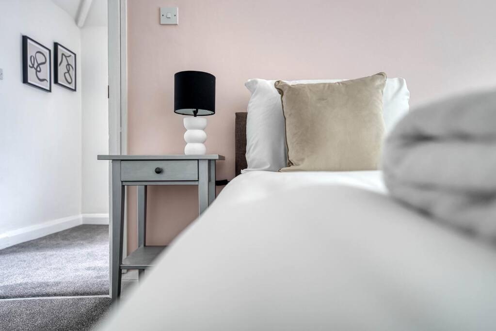 Stylish Home - Fast Wi-Fi-Free Parking 诺丁汉 外观 照片