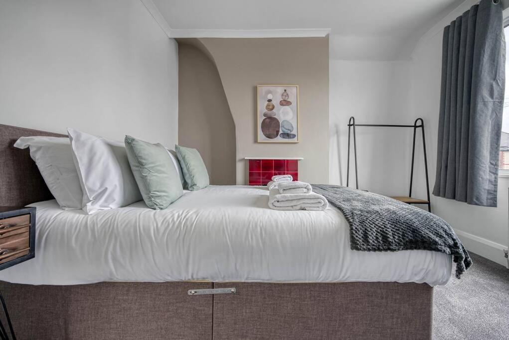 Stylish Home - Fast Wi-Fi-Free Parking 诺丁汉 外观 照片